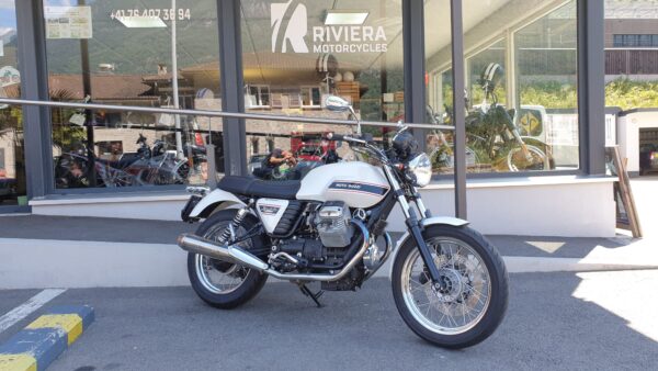 Guzzi - V7 Classic 750 (35Kw) - immagine 3